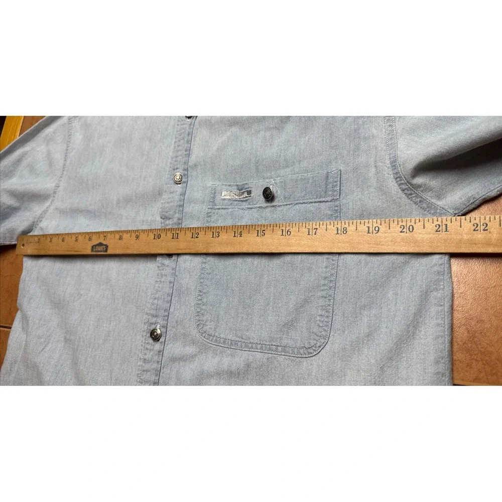 Levis please view